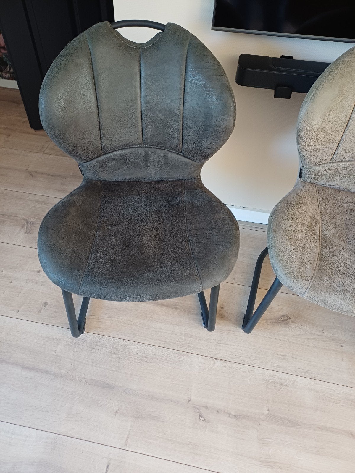 6 eetkamerstoelen: 2x donkergrijs, 2x lichtgrijs, 2x bruin, Ophalen, Zo goed als nieuw, Stof, Grijs