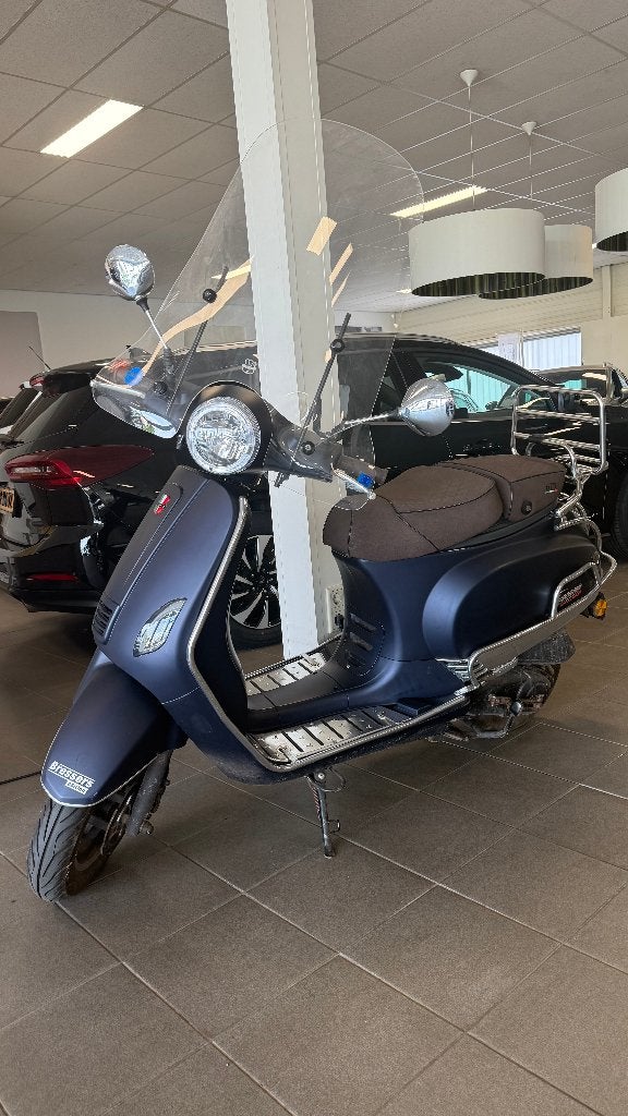 GTS Toscana Exclusive - Mat Midnight Blue, Ophalen, Gebruikt, Maximaal 45 km/u, Benzine