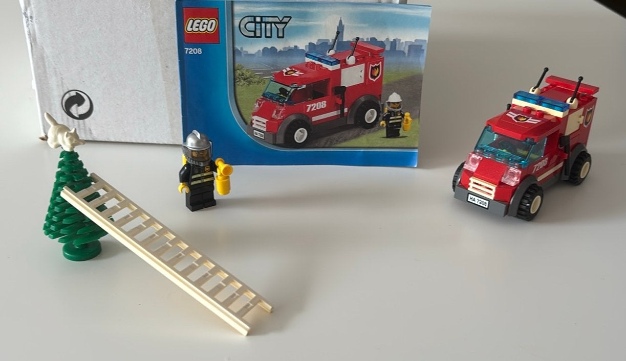 Lego brandweerauto, brandweerman en kat in boom met ladder, Lego, Complete set, City, Gebruikt
