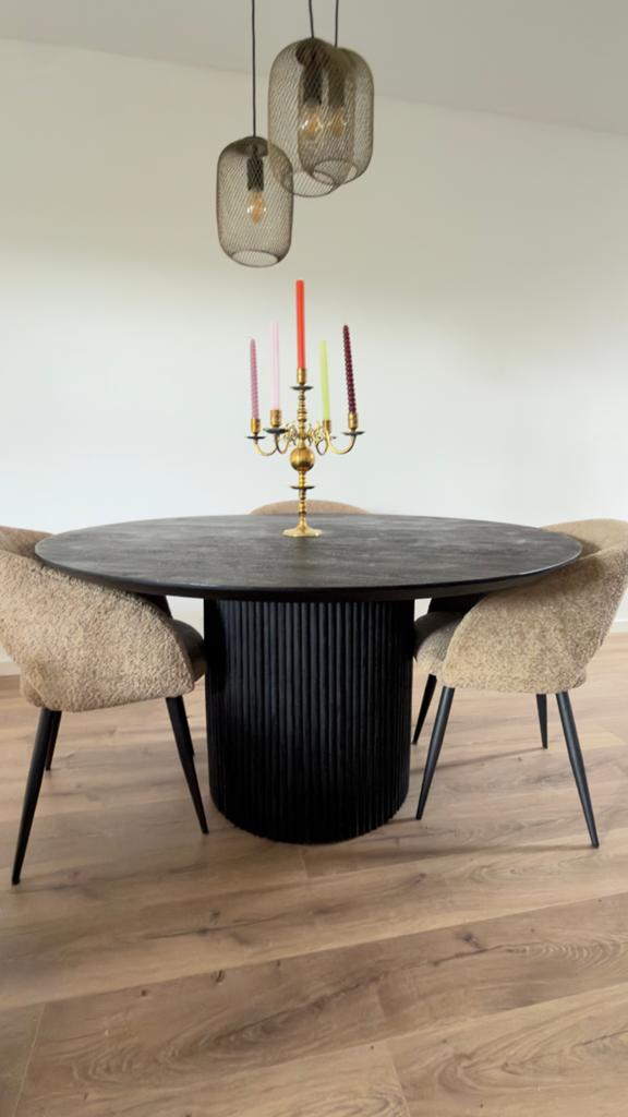 Stijlvolle ronde zwarte eettafel met geribbelde voet Ø140 cm, Ophalen, Rond, Zo goed als nieuw, Vijf personen of meer