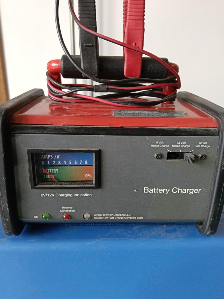Cosmic Acculader 6V/12V - Betrouwbaar en Gebruikt, Ophalen of Verzenden, Gebruikt, Universele onderdelen