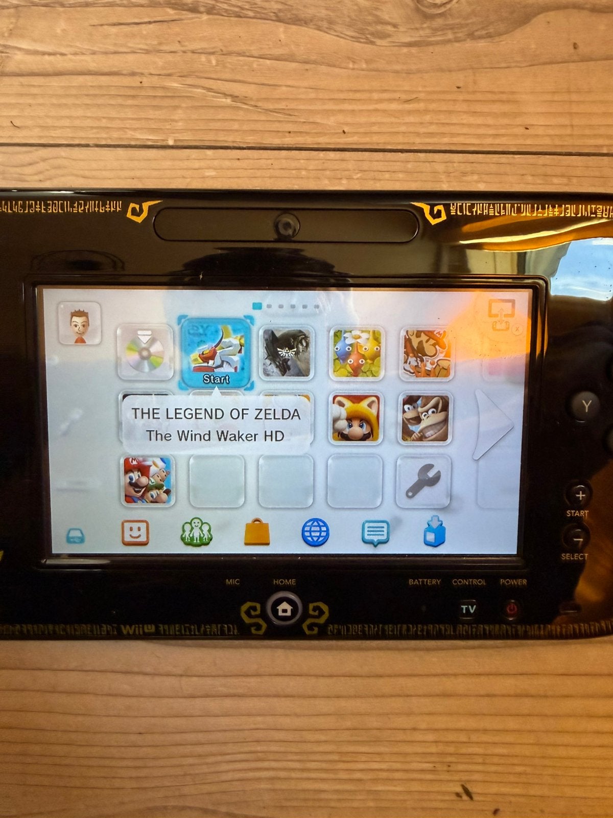 Wii U Wind Waker Editie, Spelcomputers en Games, Spelcomputers | Nintendo Wii U, Zo goed als nieuw, Met 2 controllers, Met games