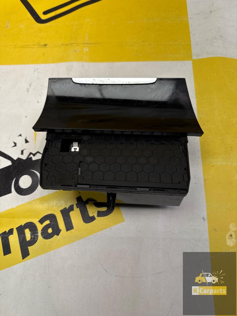 volkswagen golf vii 1.0 tsi 12v asbak voor 5G1863391, Auto-onderdelen, Gebruikt, Volkswagen, Volkswagen AG, Berliner Ring 2
38440  Wolfsburg, DE