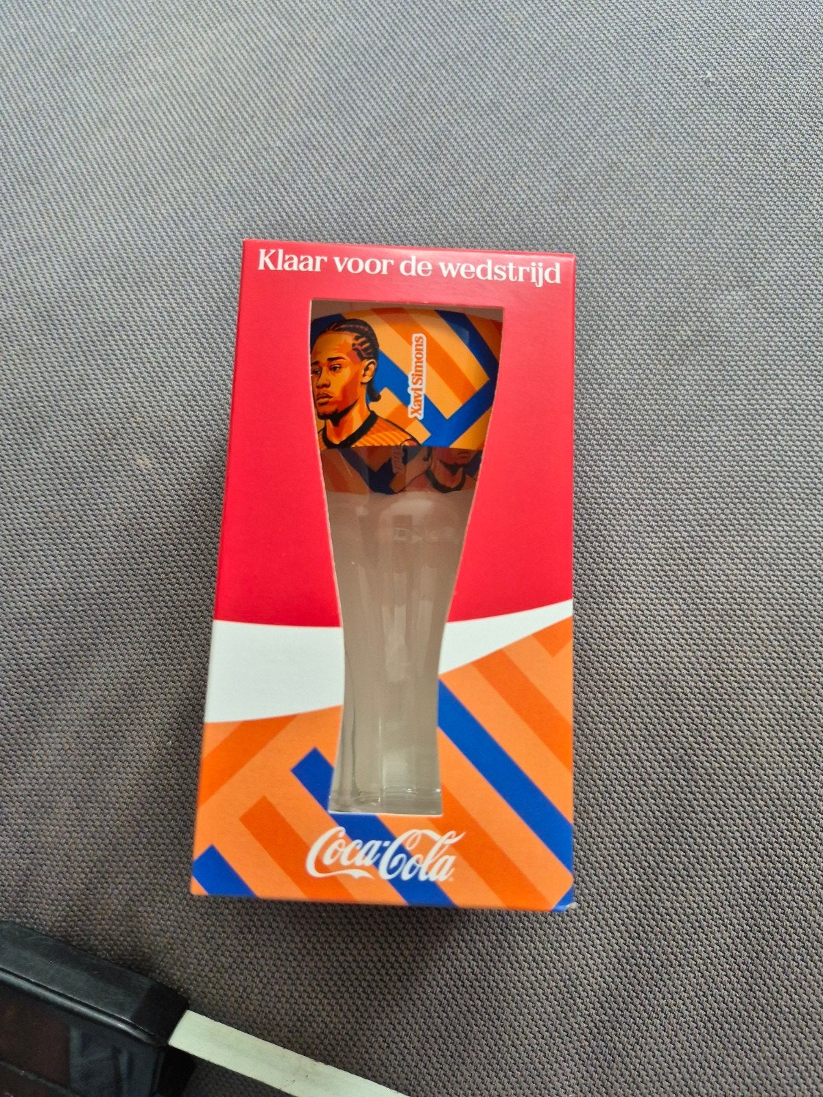 Coca-Cola glas Xavi Simons - Klaar voor de wedstrijd, Verzamelen, Ophalen of Verzenden, Nieuw, Overige binnenlandse clubs, Overige typen