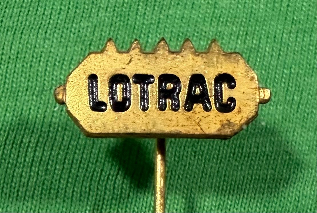 Speldje Lotrac, Verzamelen, Speldjes, Pins en Buttons, Ophalen of Verzenden, Zo goed als nieuw, Overige onderwerpen