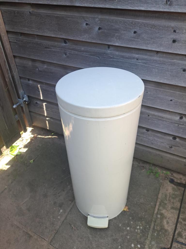 Brabantia pedaalemmer 23-30L, crème wit, Ophalen, Gebruikt, Met pedaal, 20 tot 30 liter