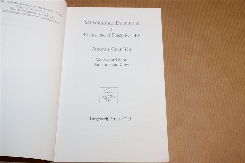 Menselijke Evolutie Pleiadisch Perspectief — Spiritueel 1997, Boeken, Ophalen of Verzenden, Gelezen, Overige onderwerpen, Achtergrond en Informatie
