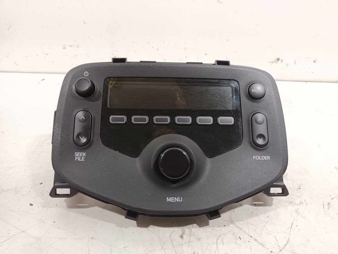 Radio Toyota Aygo, Auto diversen, Autoradio's, Ophalen of Verzenden, Van der Ven Autorecycling B.V., Onderdelen@venauto.nl, Ettenseweg 76, 4706 PB Roosendaal, The Netherlands