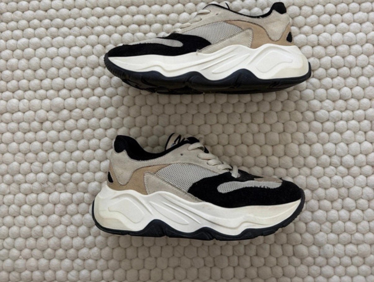 Sneakers NIKKIE, Kleding | Dames, Zwart, Ophalen of Verzenden, Sneakers of Gympen, Gedragen