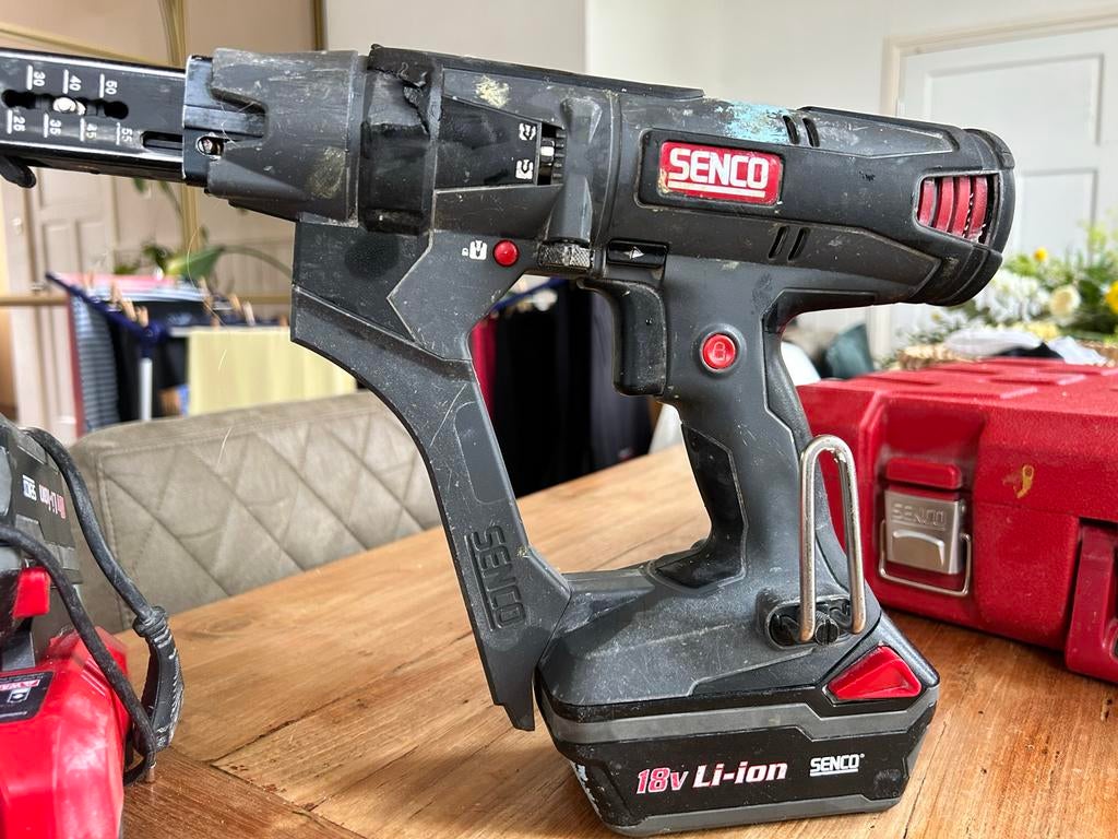 Senco Schroefmachine met 2 accu's, Doe-het-zelf en Verbouw, Gereedschap | Boormachines, Ophalen of Verzenden, Gebruikt, Boor- en Schroefmachine