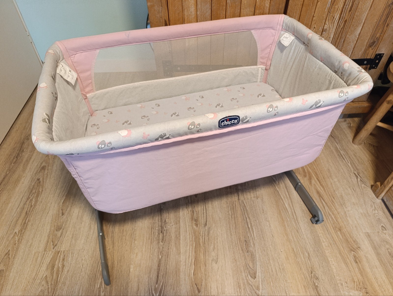 Chicco Next2Me cosleeper wiegje - Roze/Grijs met 3x Beddengo, Ophalen, Wieg