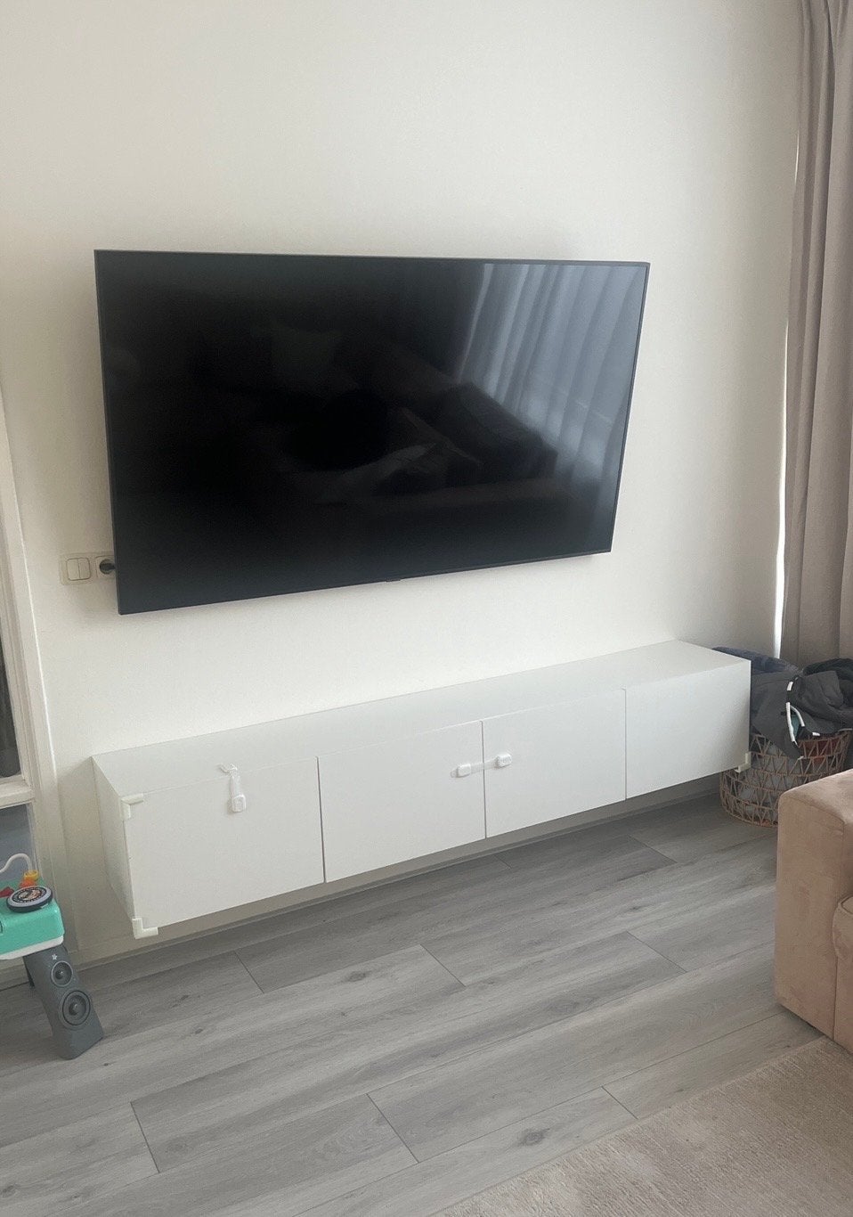 Strak wit TV meubel 200 cm - goede staat, Ophalen, Zo goed als nieuw, 200 cm of meer, Minder dan 100 cm