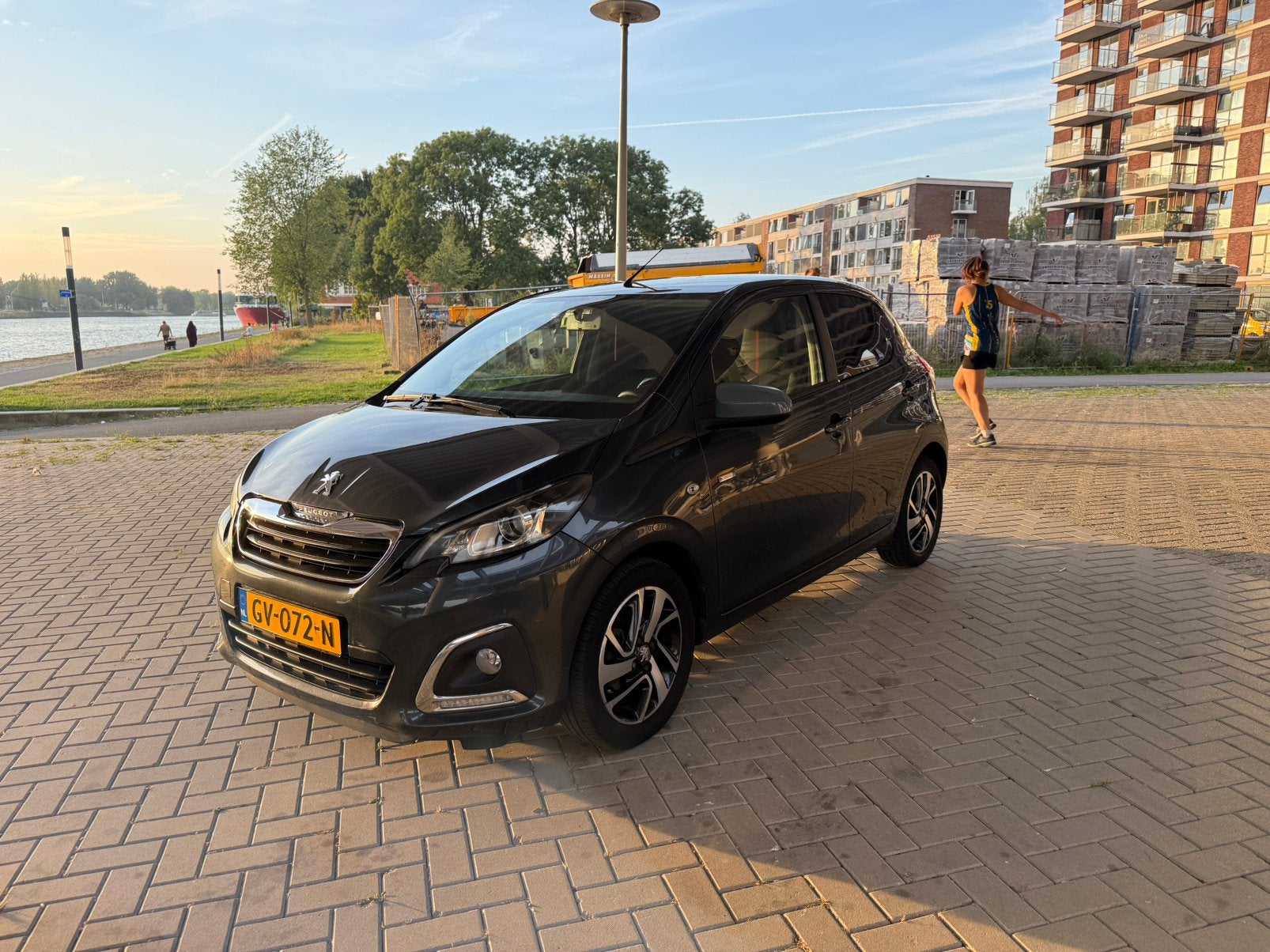 Peugeot 108 1.0 12V E-vti 51KW 5DR 2015 Grijs