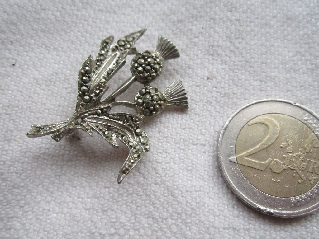 26.  Aparte oude broche, distel Schotland, Ophalen, Overige materialen, Broche