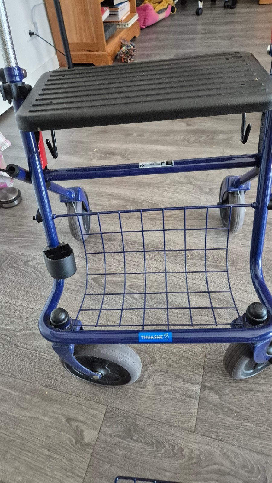 rollater vooral handig in huis.  kleur blauw, Diversen, Rollators, Ophalen, Gebruikt