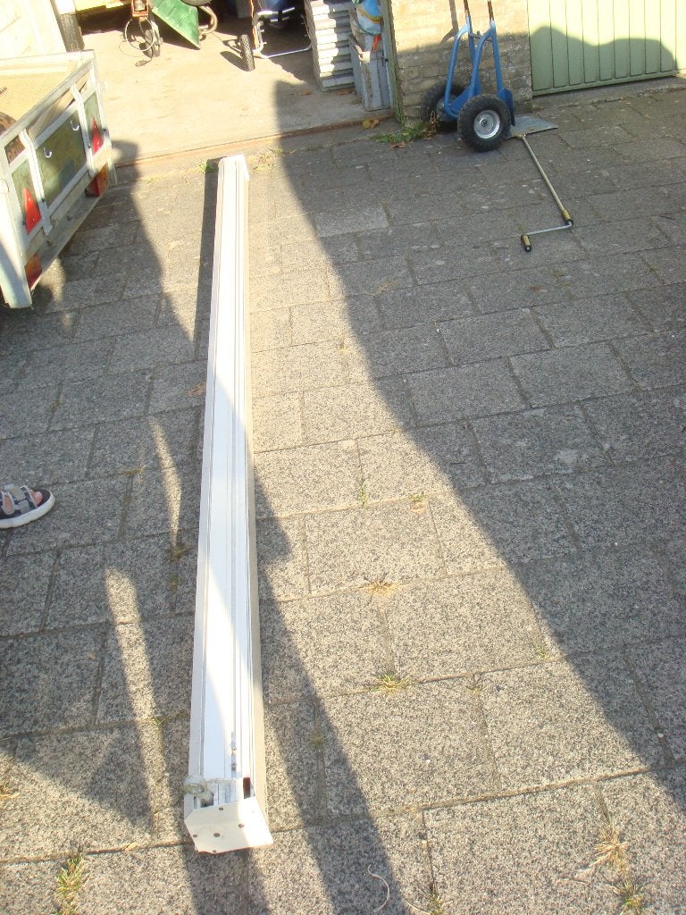 Gebruikt zonnescherm  rood, 366 cm breed, Ophalen, Zo goed als nieuw, 150 tot 300 cm, 250 cm tot 450 cm