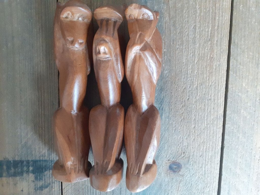 3 houten aap beeldjes (horen, zien en zwijgen), Ophalen of Verzenden, Gebruikt, Dier
