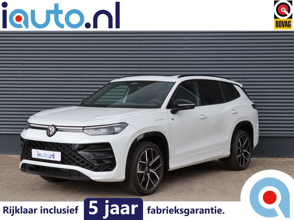 Volkswagen Tayron 1.5 eHybrid 272PK R-Line Black Style IQ.Li, Auto's, Volkswagen, 12 maanden, 4 cilinders, 1848 kg, Wit