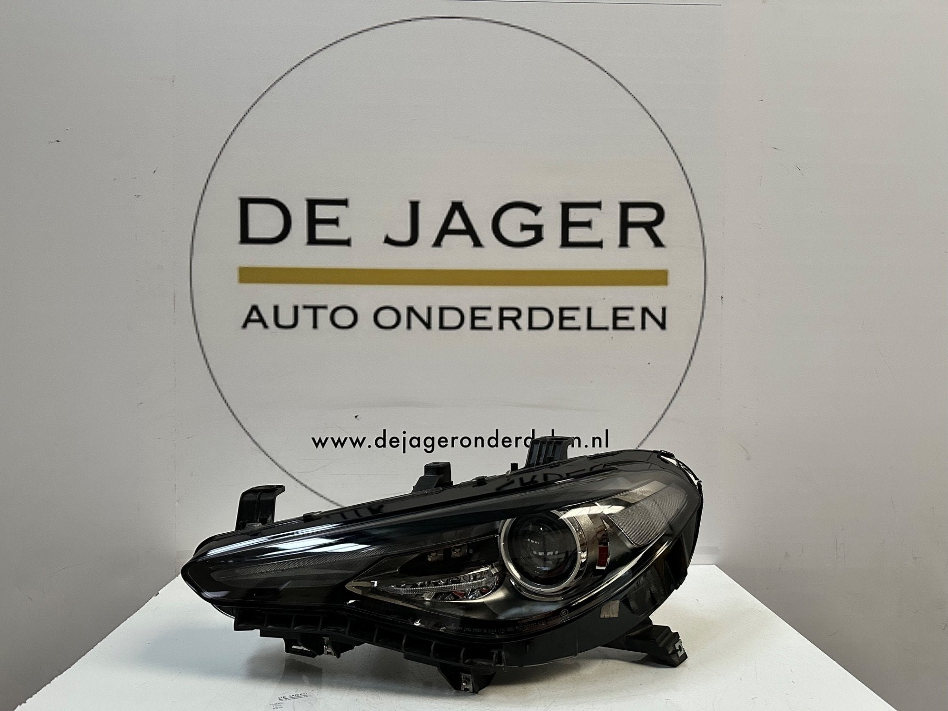 ALFA ROMEO GIULIA XENON KOPLAMP LINKS COMPLEET 50558651, Gebruikt, Dpofca@stellantis.com, Stellantis Europe S.p.A., Ophalen of Verzenden
