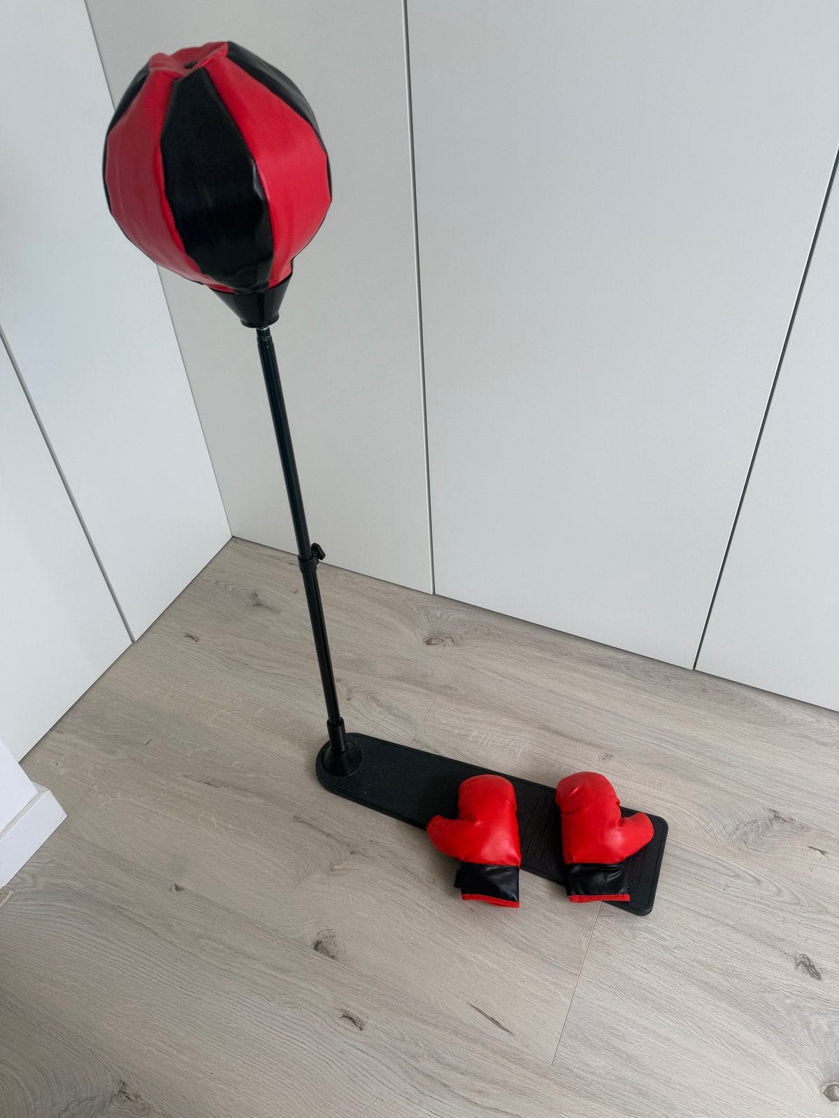 Verstelbare boksbal voor kinderen met handschoenen, Ophalen, Zo goed als nieuw