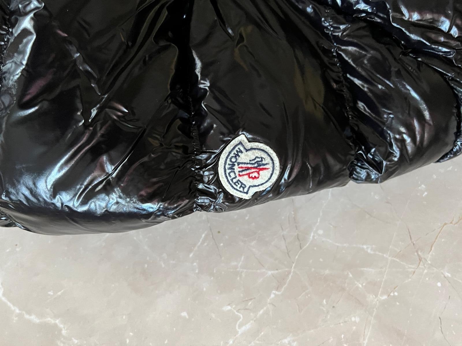 Moncler Maya Puffer Jas Zwart - Maat M, Ophalen of Verzenden, Zo goed als nieuw, Maat 48/50 (M), Zwart