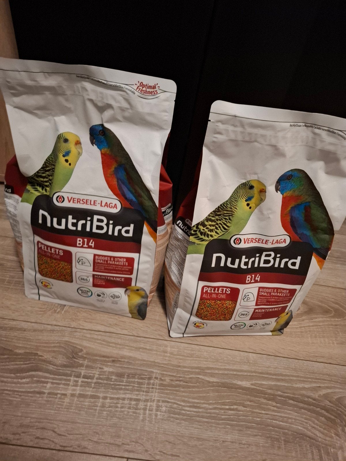 2 zakken nutribird b14 en 500 gram eivoer, Ophalen of Verzenden, Nieuw, Eten en Drinken