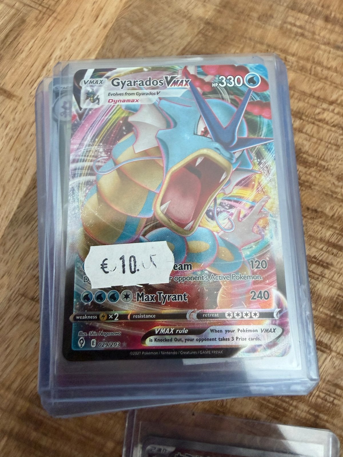 Gyarados VMAX Pokémon kaart - Zeldzaam en krachtig, Ophalen of Verzenden, Zo goed als nieuw, Losse kaart