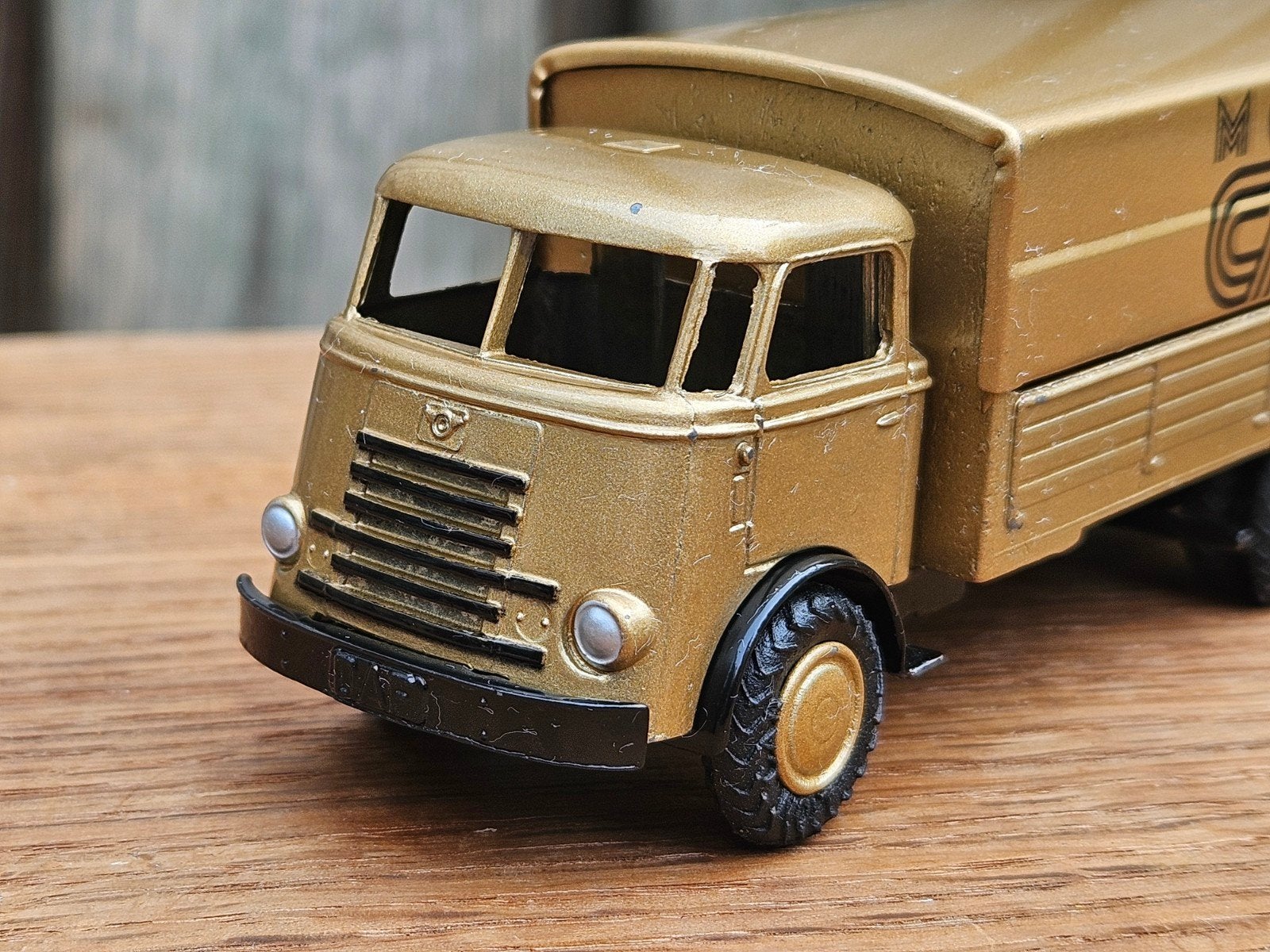 Lioncar Daf Spijltje 6 Streper ModelCars 1:50 Goud, Ophalen of Verzenden, Zo goed als nieuw, Bus of Vrachtwagen, Lion Toys