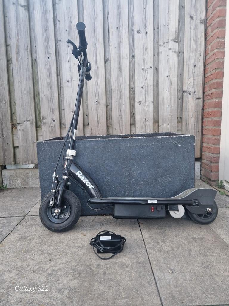 Razor E-scooter met oplader (kinderstep), Ophalen, Gebruikt, Elektrische step (E-scooter), Razor