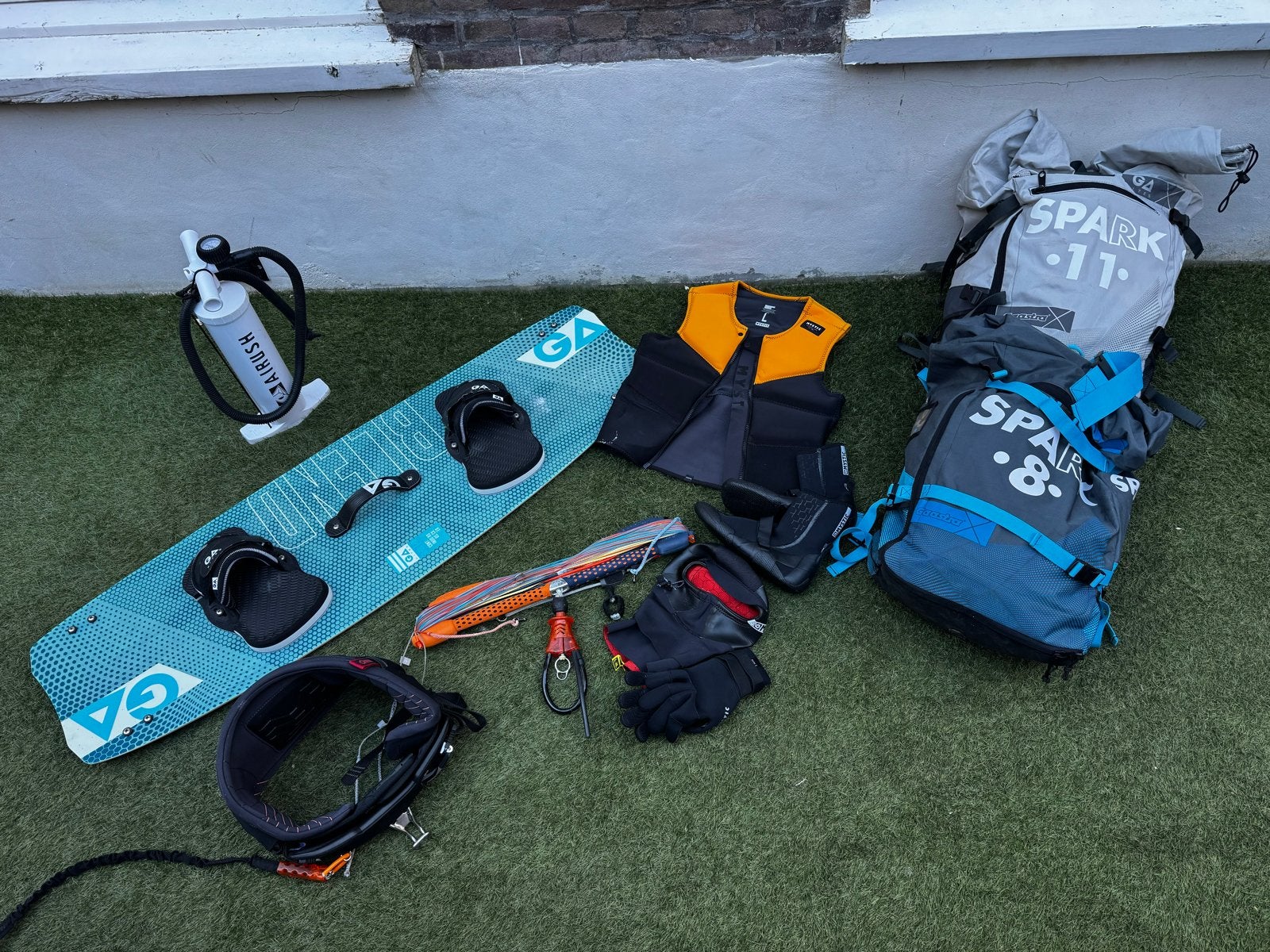 Complete Kitesurf Set: Gaastra Kites, Board, Bar, Trapeze &, Watersport en Boten, Kitesurfen, Gebruikt, Kitesurf-set, Twintip