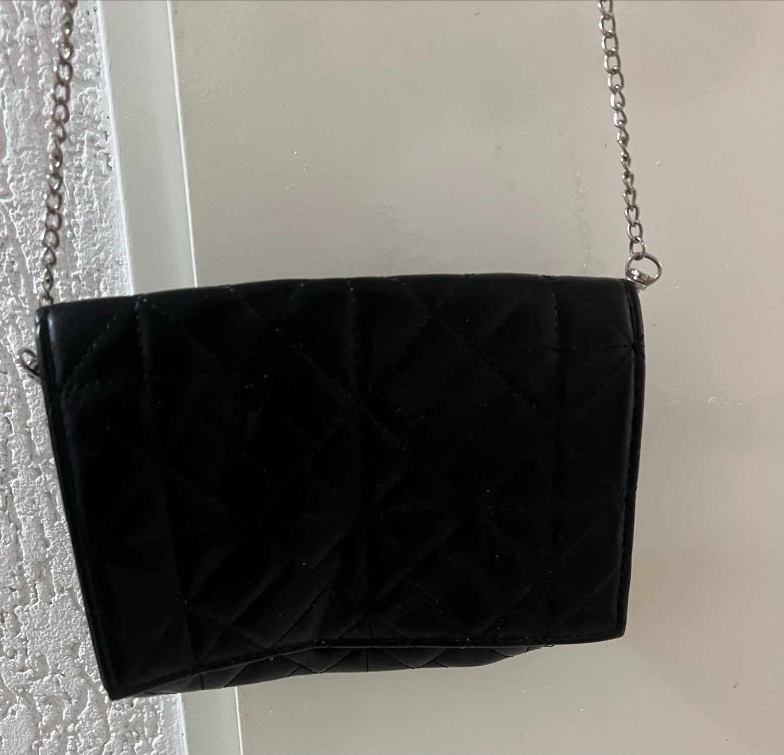 Zwart schoudertasje met ketting, Sieraden, Tassen en Uiterlijk, Ophalen of Verzenden, Zo goed als nieuw