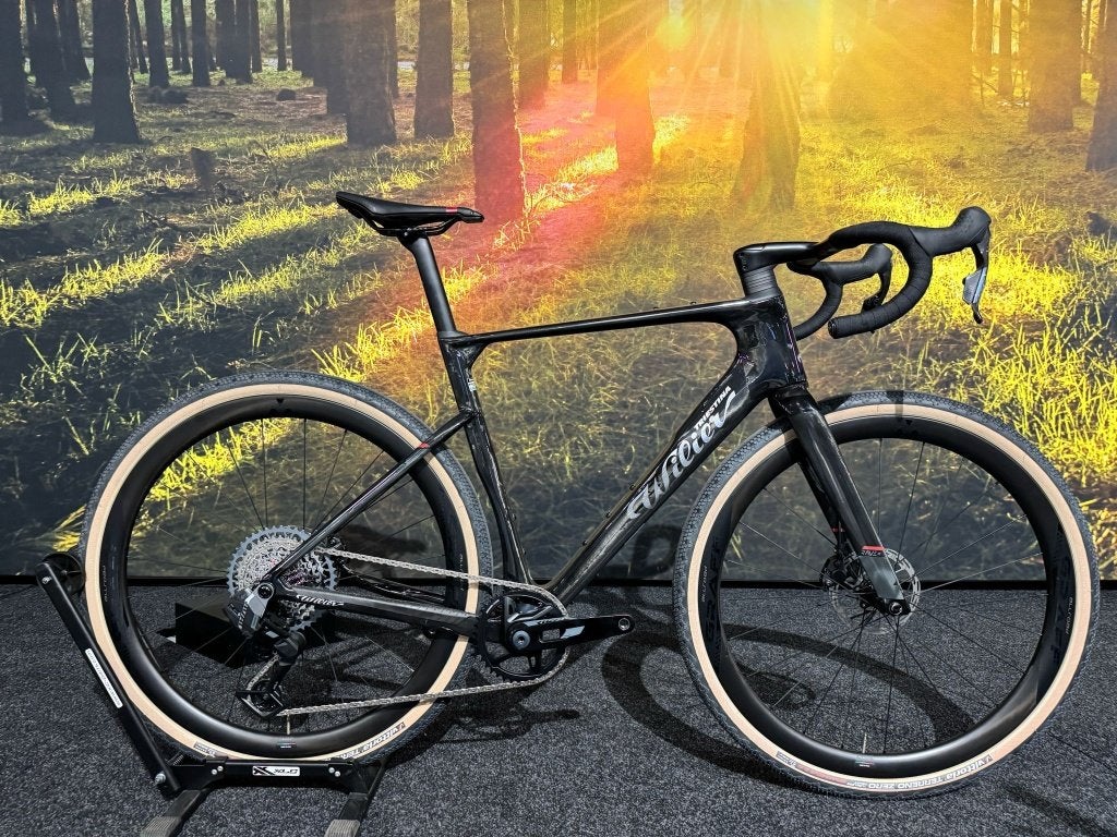 Wilier Rave SLR ID2 gravelbike Sram Rival AXS&Carbon wielset