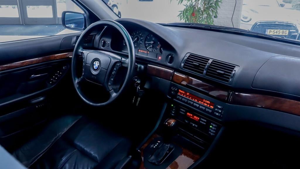 BMW 5-serie 530i Special Executive 1e eig/Full Option/Memory, Auto's, BMW, Automaat, Achterwielaandrijving, Gebruikt, Zwart