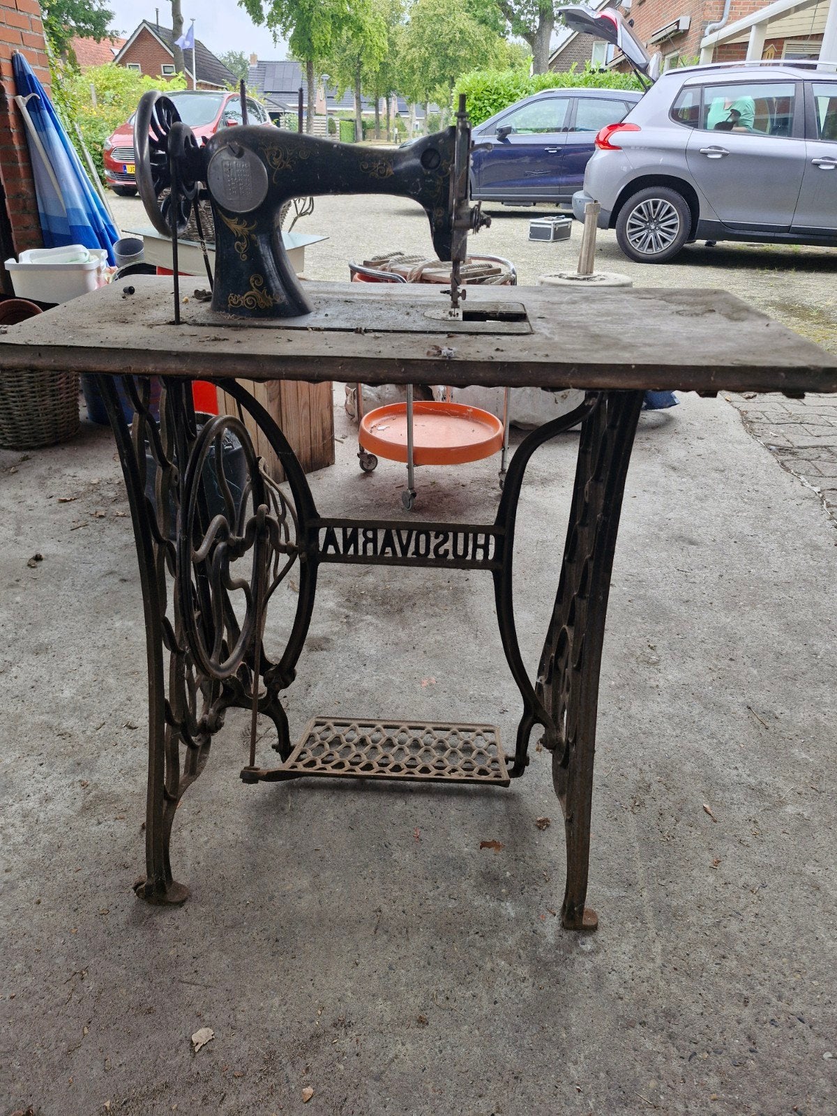 ouderwetse trapnaaimachine, Ophalen