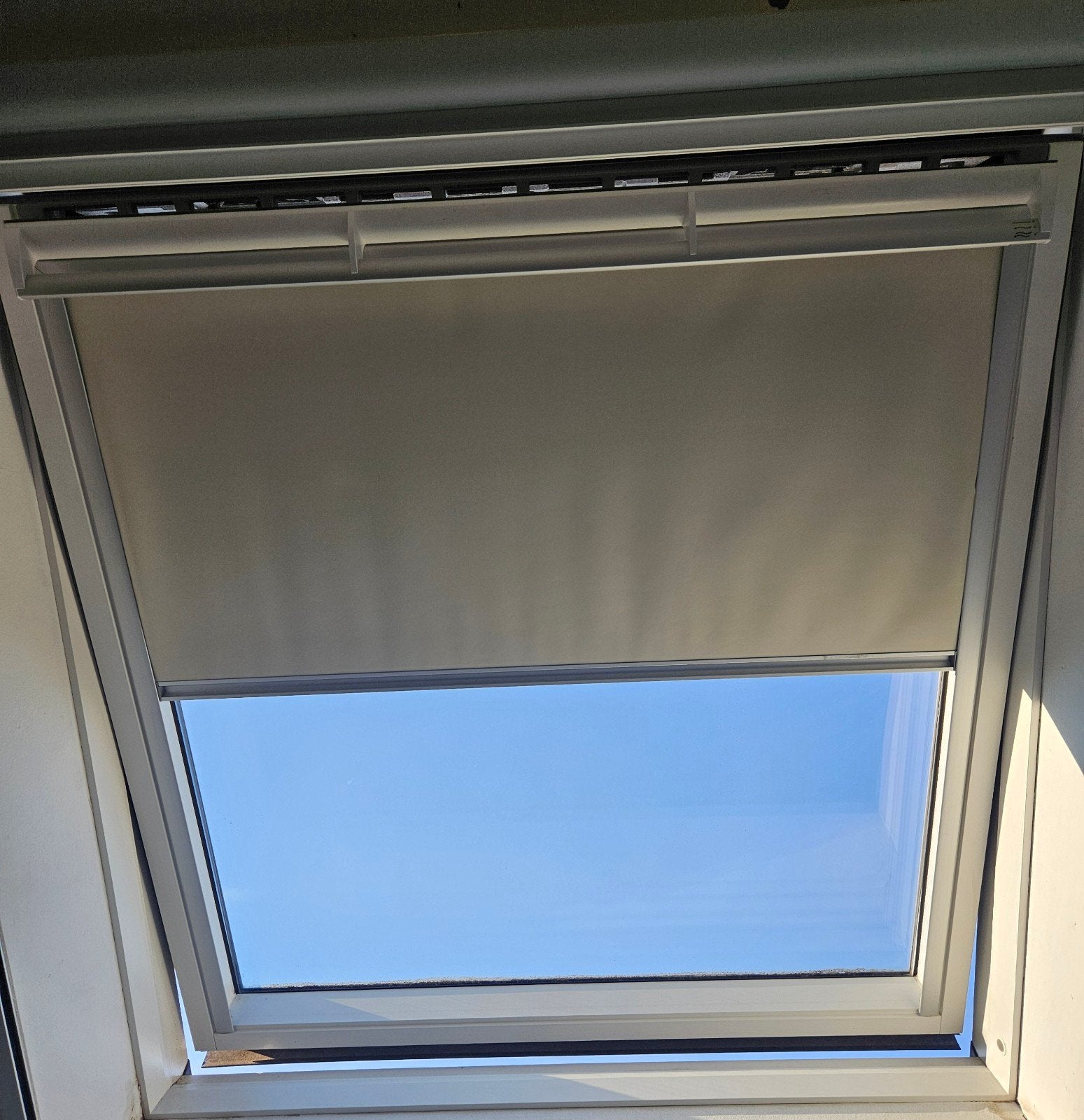 Velux GGL SK06 dakraam inclusief verduisterend rolgordijn, Ophalen, 80 tot 120 cm, 80 tot 120 cm, Zo goed als nieuw