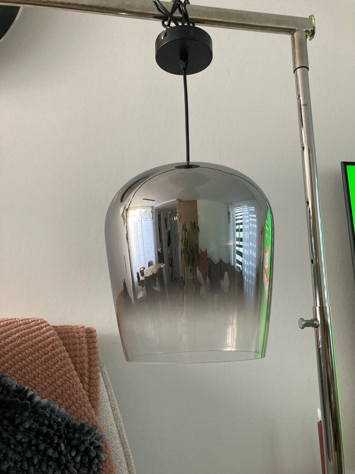 Moderne hanglamp met spiegelend glas, Huis en Inrichting, Lampen | Hanglampen, Ophalen of Verzenden, Gebruikt, Glas