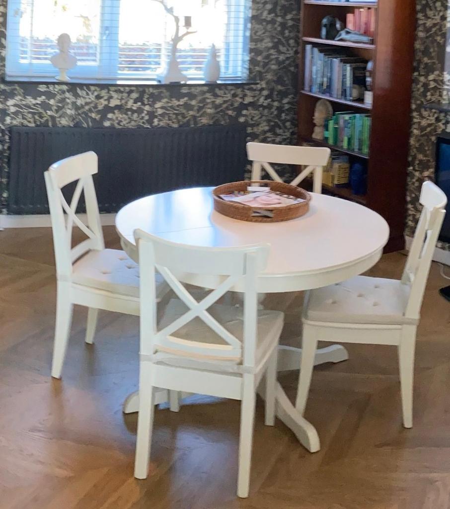 Te koop aangeboden Ikea Eettafel, Huis en Inrichting, Tafels | Eettafels, Ophalen, Rond, 100 tot 150 cm, 100 tot 150 cm