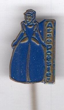 Assepoester blauw op koper sprookjes speldje ( W_182a), Verzenden, Zo goed als nieuw, Figuurtje, Speldje of Pin