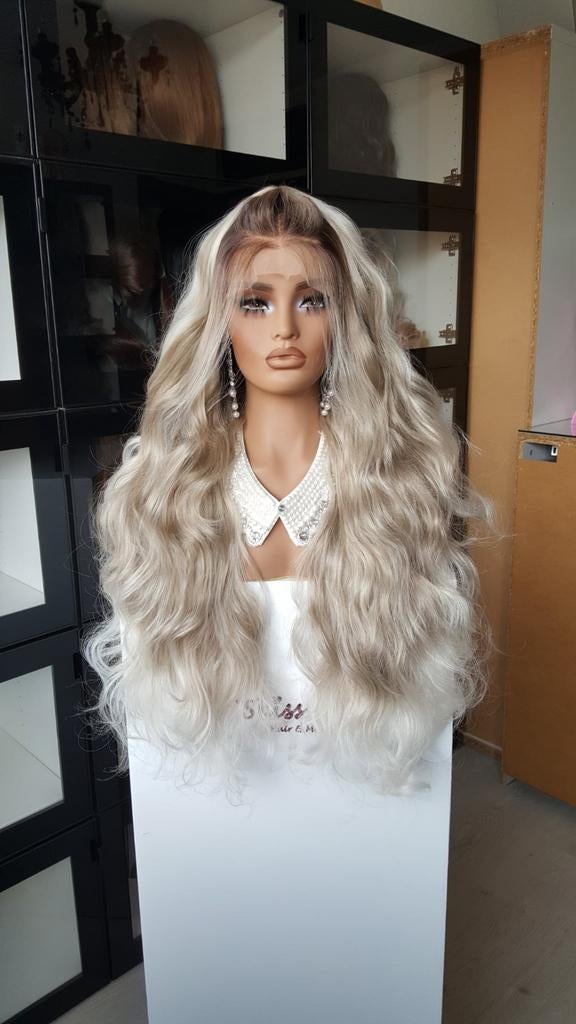 Luxe Lace Pruik: Uitgroei naar blond en lichte punten  VOL!, Ophalen of Verzenden, Nieuw, Pruik of Haarverlenging
