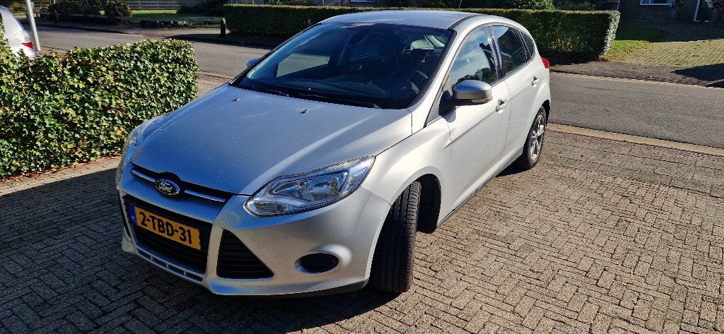Ford Focus 1.0 Ecoboost 74KW 5-D 2014 Grijs, Auto's, Euro 5, Stof, 635 kg, 100 pk