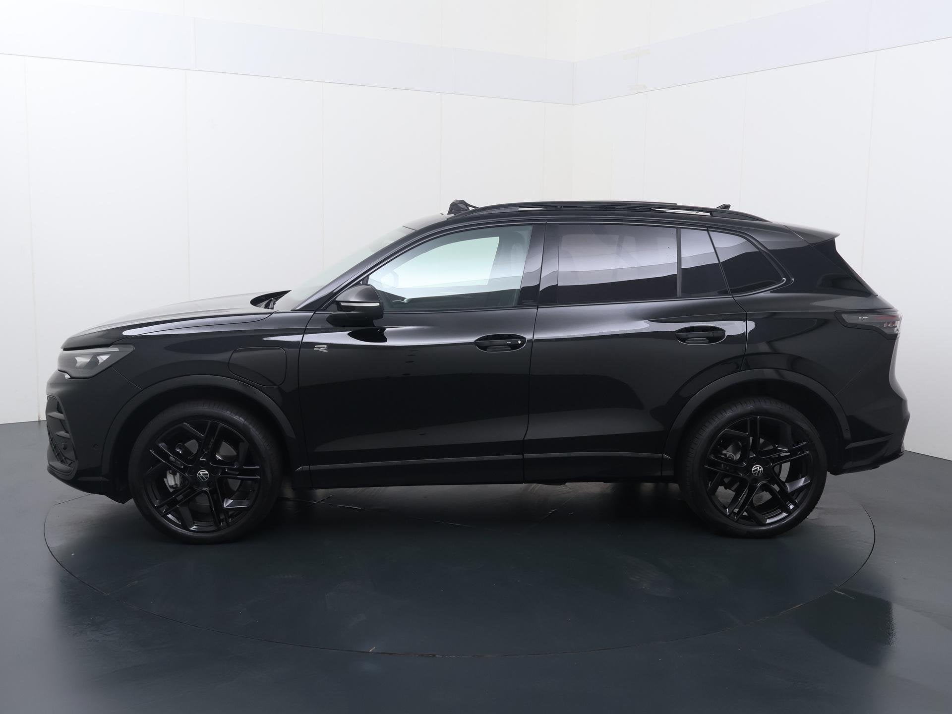 Volkswagen Tiguan 1.5 eHybrid R-Line Edition | 204 PK | SoH, 12 maanden, Stof, Euro 6, 150 min