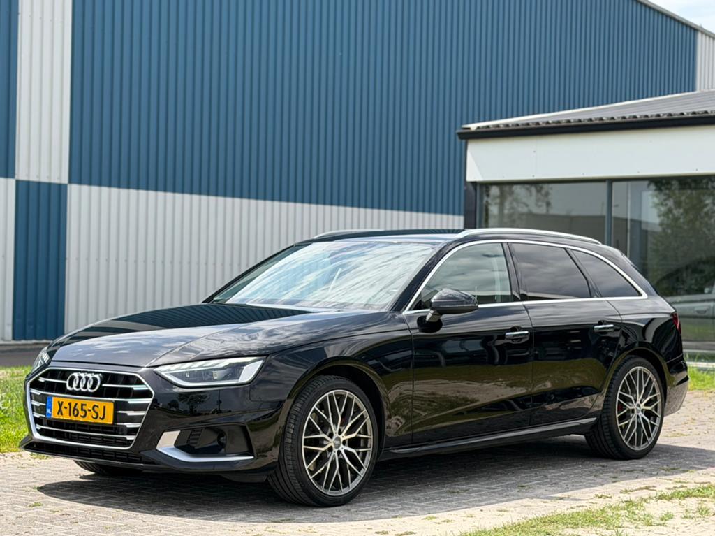 Audi A4 2.0 40Tfsi-Matrix Led-Digital cockpit-stoelverwarmin, Auto's, Stof, 1984 cc, A4, Zwart