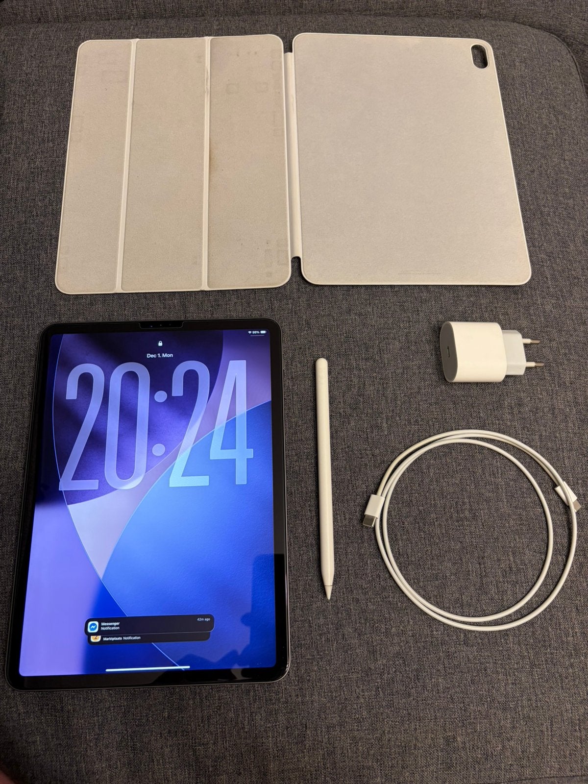 Ipad pro 11” with accesories, Apple iPad, 11 inch, Ophalen of Verzenden, Zo goed als nieuw