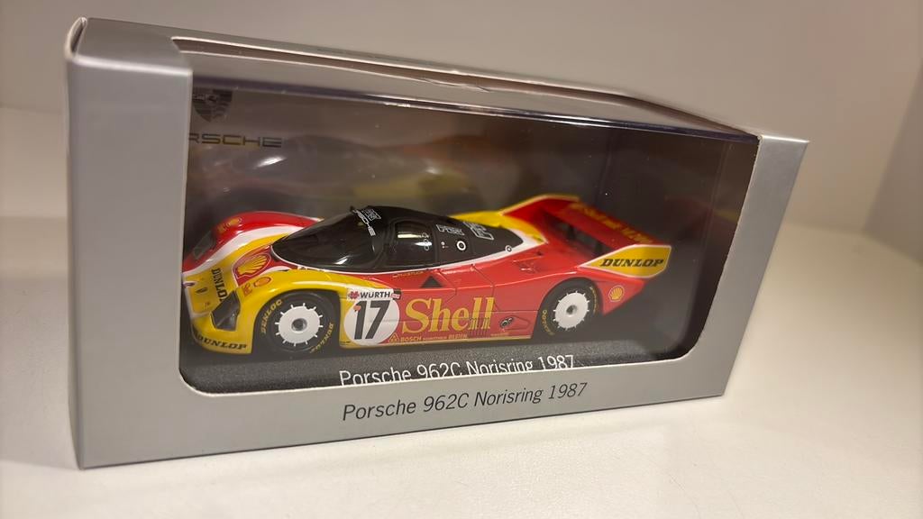 Porsche 962c norisring 1987 minichamps 1.43