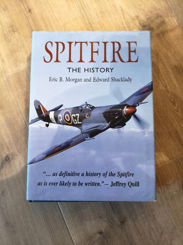 Boek Spitfire the history, Tweede Wereldoorlog, Eric B. Morgan en Edward Shacklady, Ophalen of Verzenden, Zo goed als nieuw