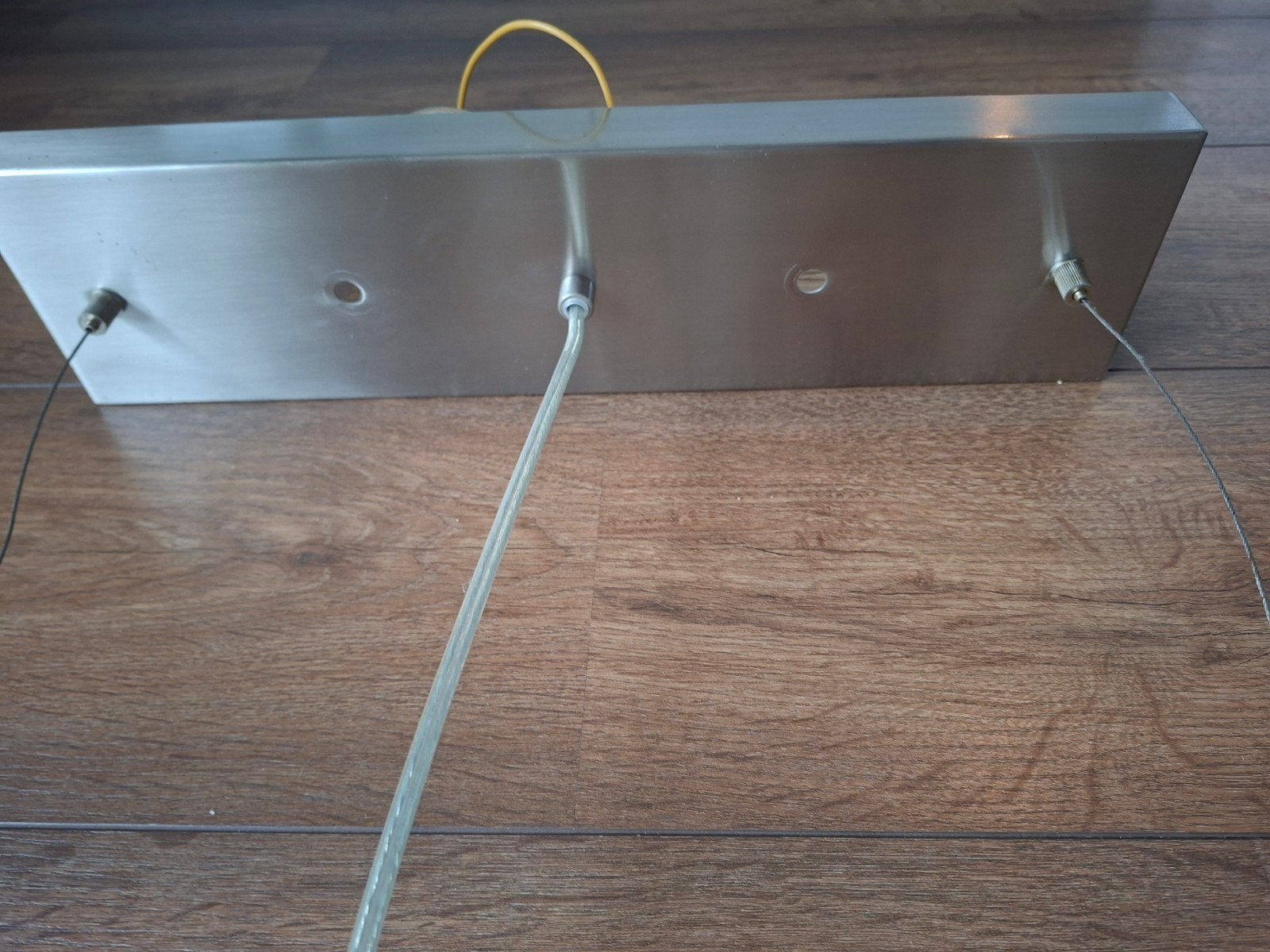 Moderne hanglamp met 4 melkglazen bollen