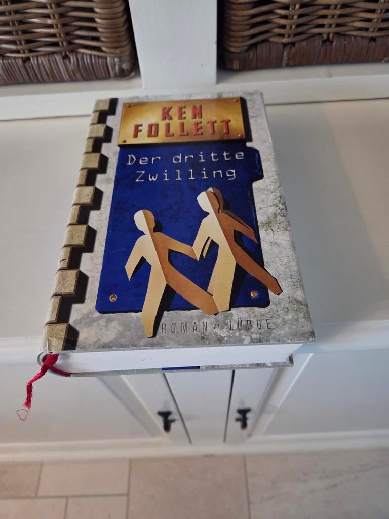 Ken Follett - Der dritte zwilling, Boeken, Ophalen of Verzenden, Gelezen