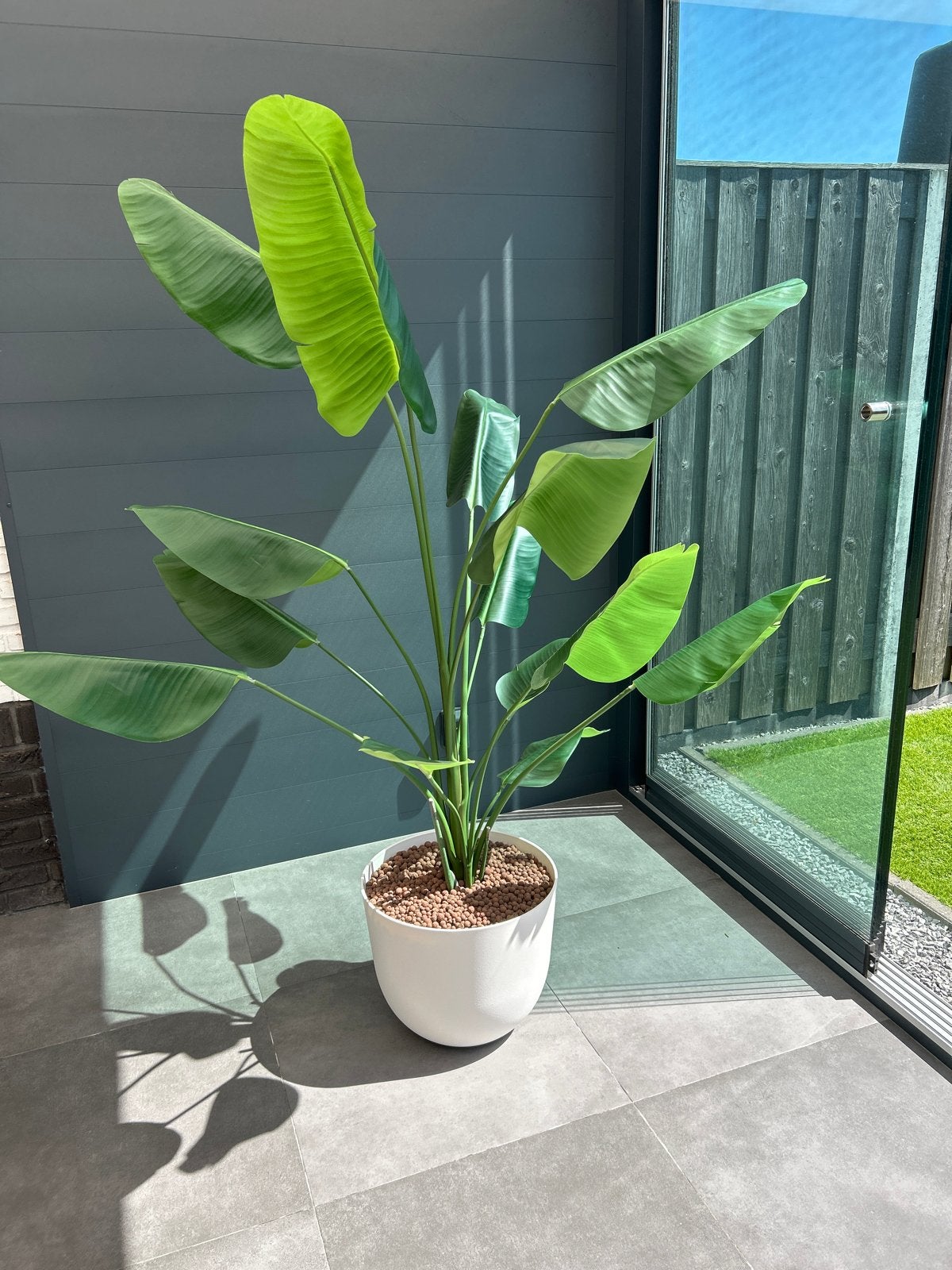 Grote kunstplant Strelitzia in witte pot, Ophalen, Binnen, Groen, Kunstplant