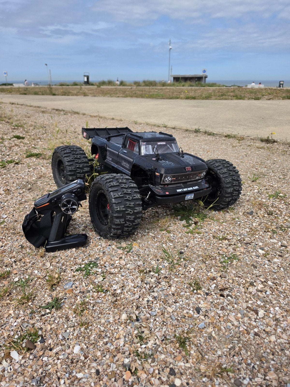 Arrma outcast 8/12s.EXB. met garantie van toemen., Auto offroad, Ophalen of Verzenden, Zo goed als nieuw, RTR (Ready to Run)