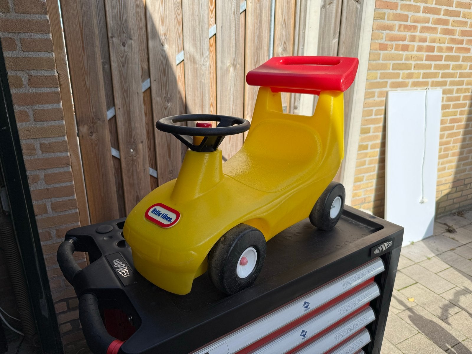 Little Tikes Loopauto - Geel met Rood, Ophalen, Gebruikt, Loopvoertuig
